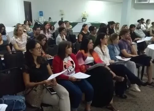 Várias pessoas em um treinamento workshop